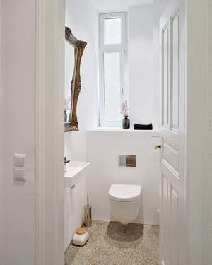 Seprates WC - 
