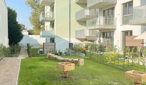 Grünflächen und Sitzgelegenheiten im Quartier - 