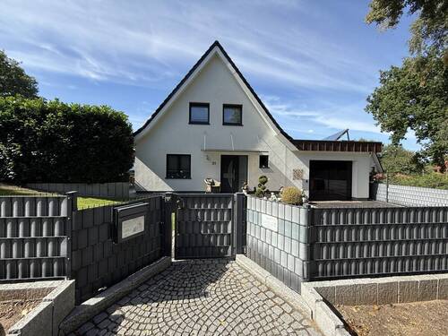 Strassenansicht - 3 Zimmer Einfamilienhaus in Lübeck