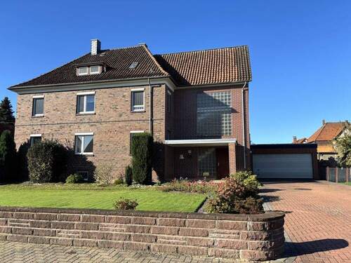 3083 - Außenansicht - 8 Zimmer Mehrfamilienhaus, Wohnhaus zum Kaufen in Lindhorst