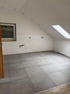 .. Platz für eine große Küche ! - Etagenwohnung mit 60,00 m² in Kitzingen zur Miete