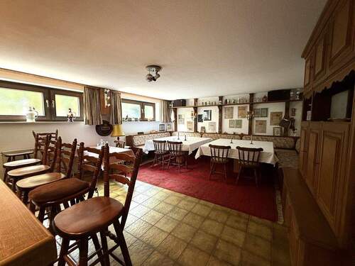 Hobbyraum im Souterrainbereich - 