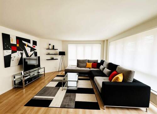 Wohnraum - (KI gestaged) - 2 Zimmer Büro zum Kaufen in Berlin