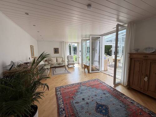 Wohnzimmer - 6 Zimmer Einfamilienhaus zum Kaufen in Mönchengladbach