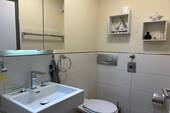 saniertes Badezimmer mit Fußbodenheizung - 