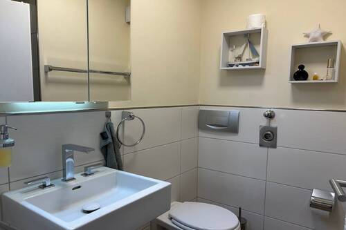 saniertes Badezimmer mit Fußbodenheizung - 