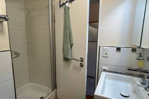 saniertes Badezimmer mit Fußbodenheizung - 