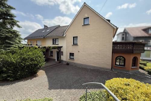 Hausansicht - Doppelhaushälfte mit 169,80 m² in Vettelschoß zum Kaufen