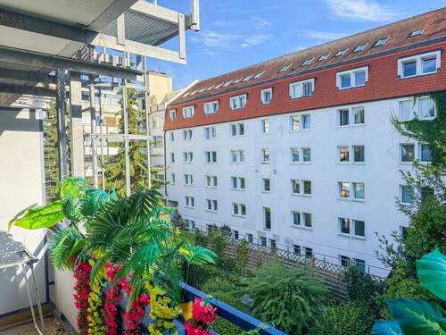 Balkon - renovierungsbedürftiges und vermietetes 1-Zi.-Apartment im Rückgebäude in Schwabing-West