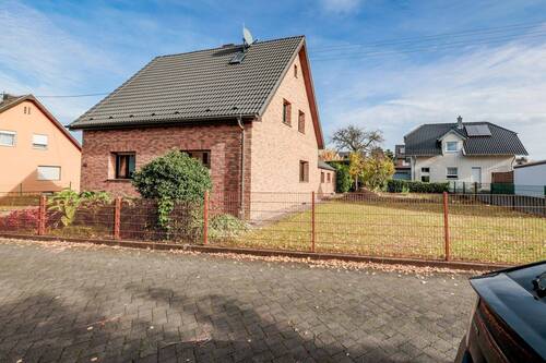 AltenbergerStr-3.JPG - 5 Zimmer Einfamilienhaus zum Kaufen in Niederkassel