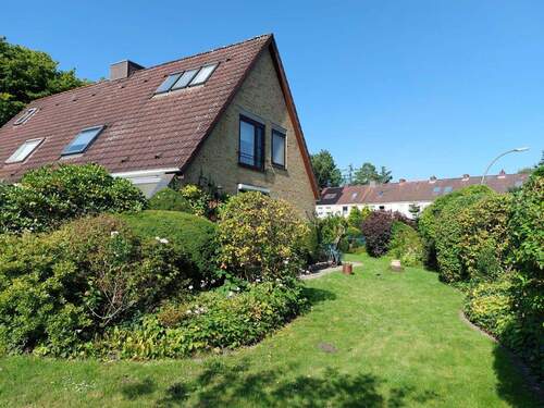 Garten in Süd-West-Lage - HH-Langenhorn, Doppelhaushälfte mit schönem Grundstück in parkartiger Umgebung