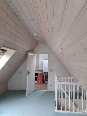 Dachgeschoss mit Abstellraum - 