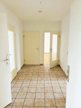 Flur - 5 Zimmer Etagenwohnung in Döbeln