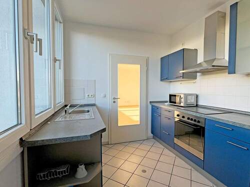 Helle Einbauküche - 