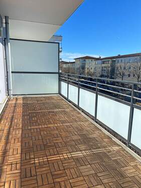 Großzügiger Balkon - 