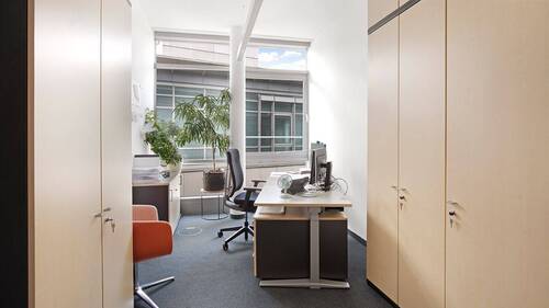 Bürofläche im 5. OG - Büro mit 298,00 m&sup2; in München zur Miete