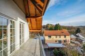 Sonniger Balkon - Mehrfamilienhaus, Wohnhaus mit 230,00 m&sup2; in Wald-Michelbach / Siedelsbrunn zum Kaufen