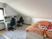Schlafzimmer - Etagenwohnung mit 120,00 m² in Atzelgift zum Kaufen