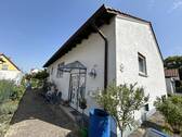 25-KGVH-320 - Familienfreundliches Einfamilienhaus mit Garten, möglichem Wohnraum im Keller in Sausenheim
