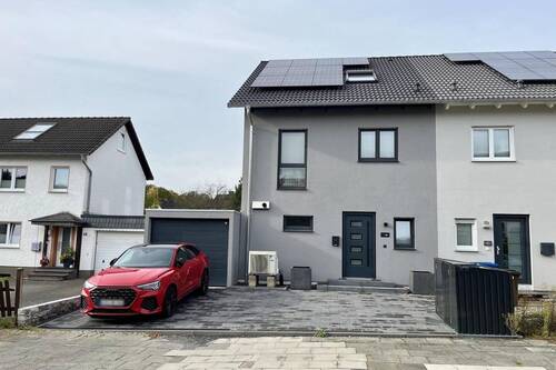 Außenansicht - 5 Zimmer Doppelhaushälfte zum Kaufen in Leverkusen