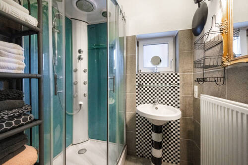Bad mit Dusche u. Wanne OG - 