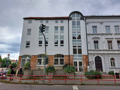 Fassade straßenseitig - Neue Büroflächen im REGIOBUS-HAUS am Busbahnhof