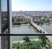 Exklusives Chefbüro mit Besprechungslösung am Mainufer im WINX Tower - Frankfurt am Main Innenstadt