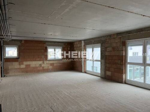 hell durch viele Fenster - Büro zur Miete in Crailsheim