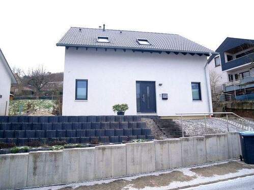 Schönes Einfamilienhaus - „Schönes freistehendes Einfamilienhaus in ruhiger Wohnlage“