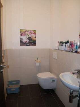 Gäste-WC mit Fenster - 