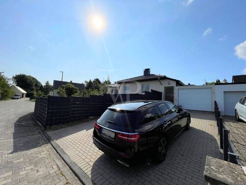 PKW Stellplatz mit Garage - 