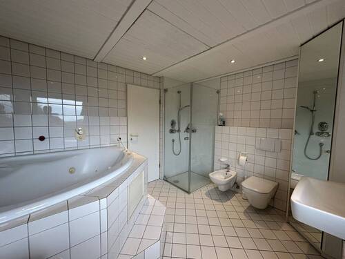 OG Elternbadezimmer - 