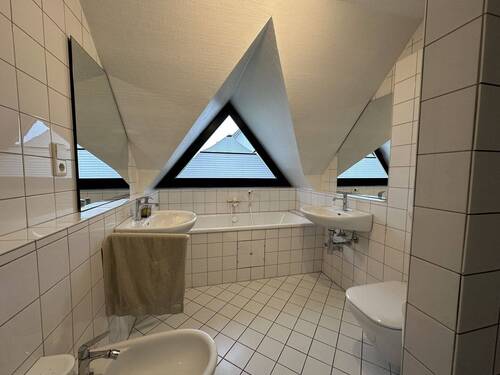 OG Kinderbadezimmer Bild 1 - 