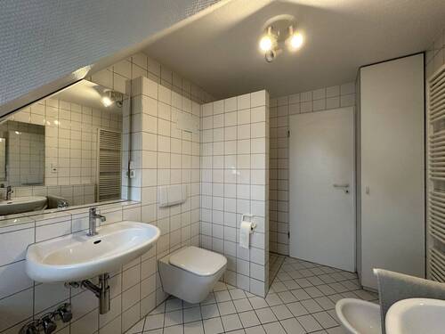 OG Kinderbadezimmer Bild 2 - 
