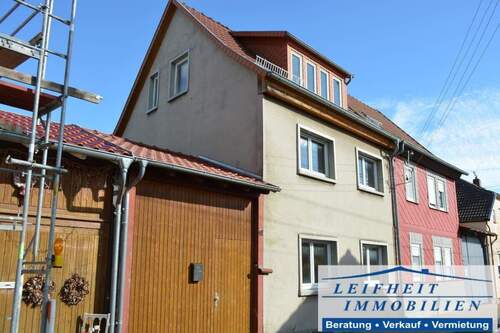 Vorder- und Seitenansicht - 5 Zimmer Doppelhaushälfte zum Kaufen in Vogtei