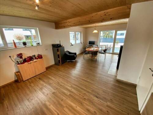 Küche, Essen und Wohnen - 4 Zimmer Einfamilienhaus in Steinberg am See