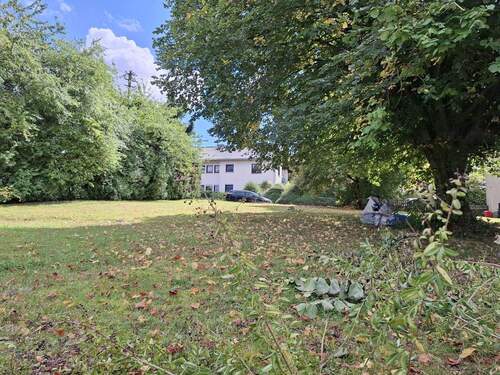 Bauplatz im Sommer - 