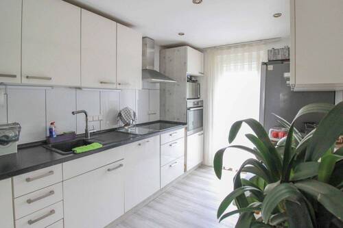 Küche - Zögern Sie nicht: Gepflegte Doppelhaushälfte in Albstadt-Tailfingen mit sicheren Mieteinnahmen