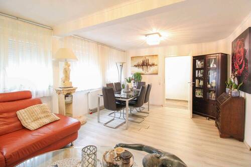 Wohnzimmer - 5 Zimmer Einfamilienhaus zum Kaufen in Albstadt