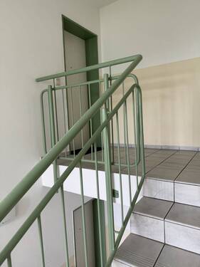 Treppenaufgang zur Wohnung - 2 Zimmer Etagenwohnung in Bad Griesbach i.Rottal