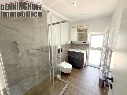 Tageslichtbad mit Dusche - 