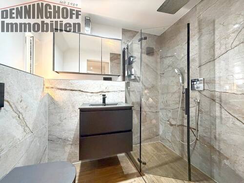 Tageslichtbad mit Dusche - 