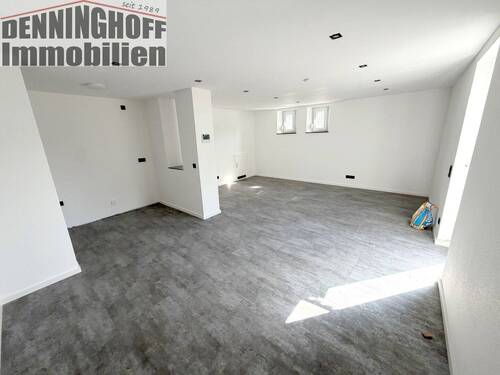 Einliegerwohnung Souterrain Wohnzimmer mit offener Küche - 