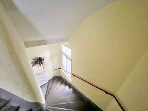 Treppenhaus Ansicht 1 - Mehrfamilienhaus, Wohnhaus mit 177,00 m² in Döbeln zum Kaufen