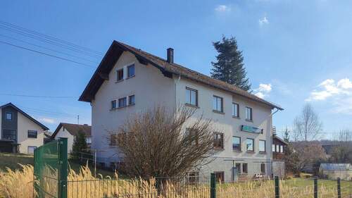Rückansicht - 1 Zimmer Mehrfamilienhaus, Wohnhaus zum Kaufen in Freirachdorf