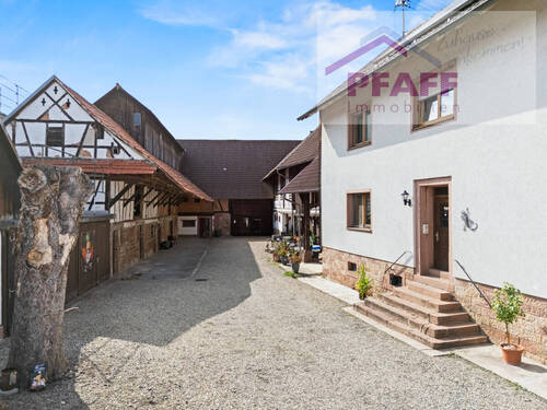 3 - 8 Zimmer Mehrfamilienhaus, Wohnhaus in Neuried