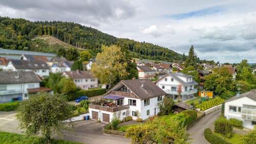 Luftbild - 6 Zimmer Einfamilienhaus zum Kaufen in Stockach
