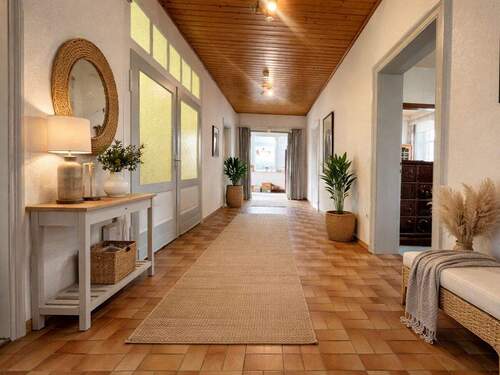 Flur visualisiert - 5 Zimmer Etagenwohnung zum Kaufen in Peine