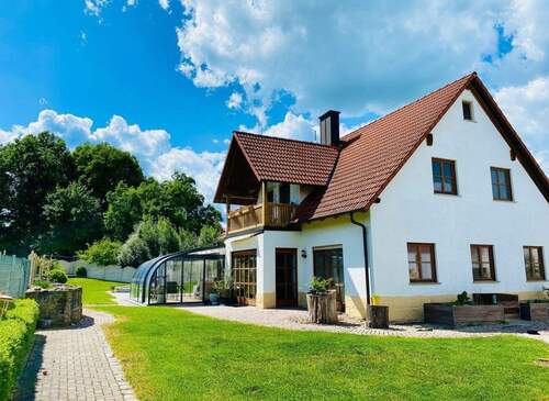 Außenansicht - 8 Zimmer Einfamilienhaus zum Kaufen in Burgebrach / Ampferbach