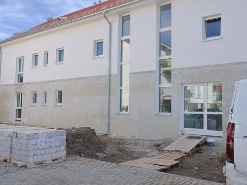 Eingangsbereich im Bau - 2 Zimmer Etagenwohnung in Nauen